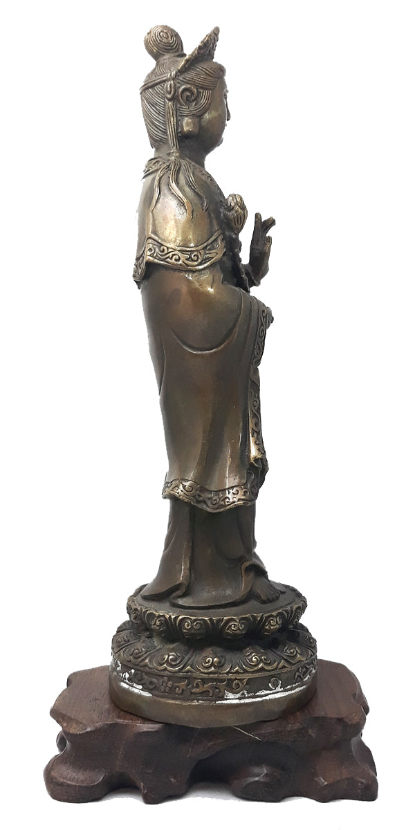 Kuan Yin: Standing with Willow Branch