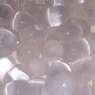 Tumbled: Selenite